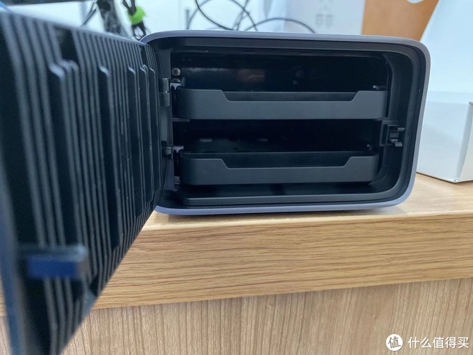 沐鸣2USB-C双盘位磁盘阵列盒外观展示