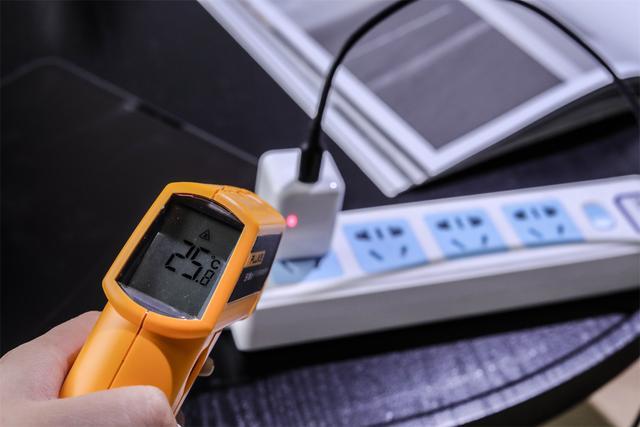 沐鸣230W氮化镓充电器评测：这或许是iPhone13Pro的最佳搭档